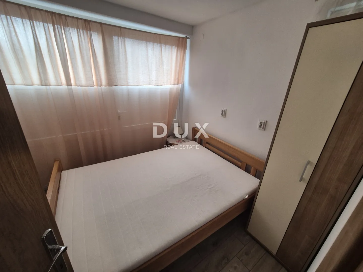 šibenik, pirovac – kuća s 3 stana i dvorištem, 300 m od mora - slika 20