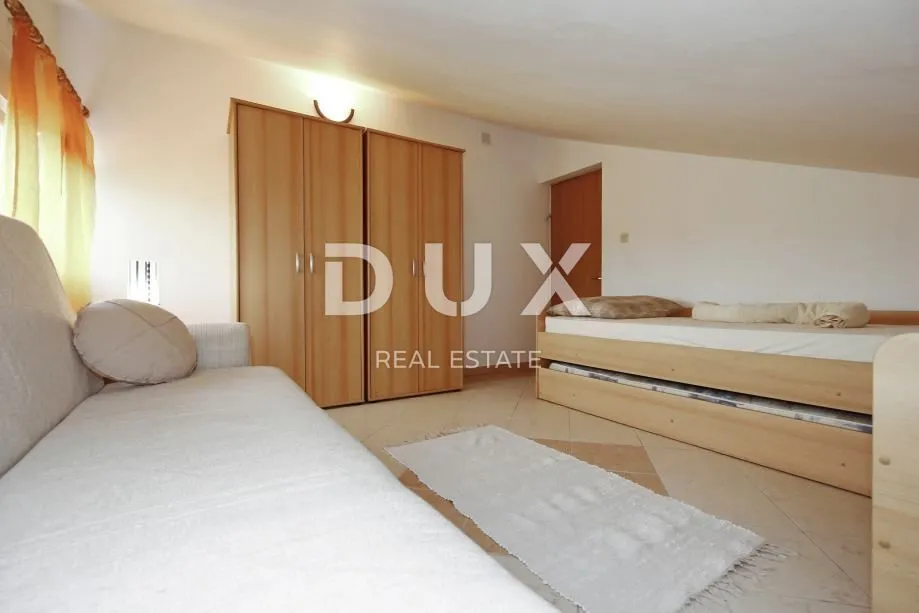 pirovac - apartmanska kuća - slika 12