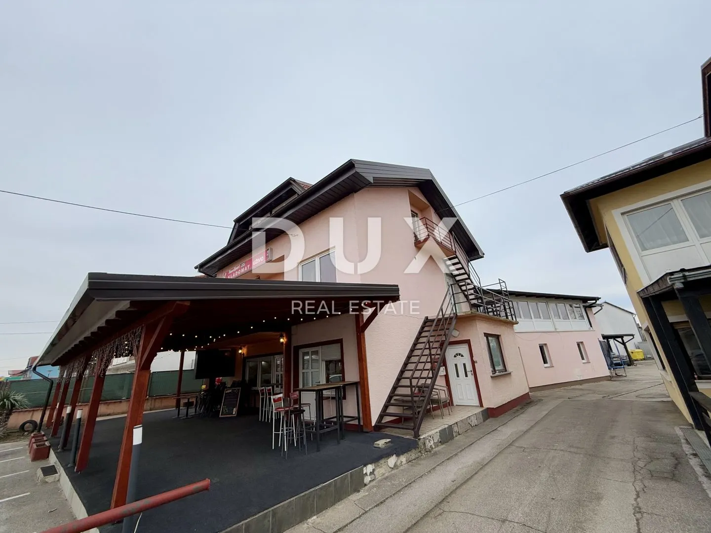 dugo selo, lukarišće - prostrana poslovno-stambena kuća 330m2 + okoliš 800m2 - slika 3