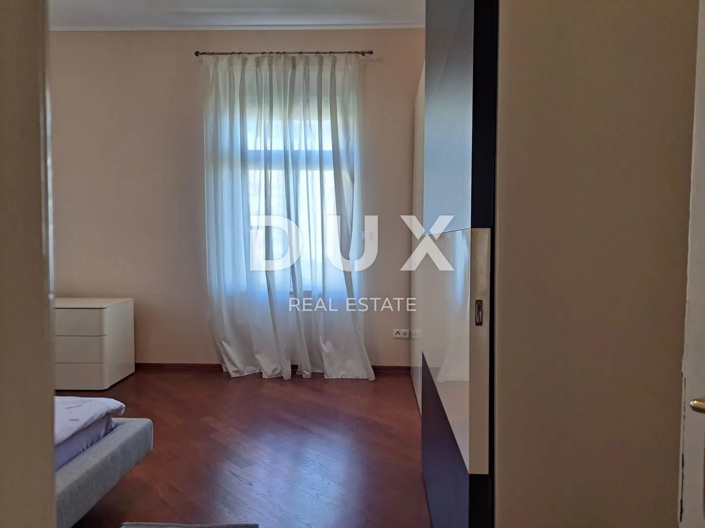 opatija, centar- luksuzan stan od 180 m2 s pogledom na more i 4 parkirna mjesta - slika 2