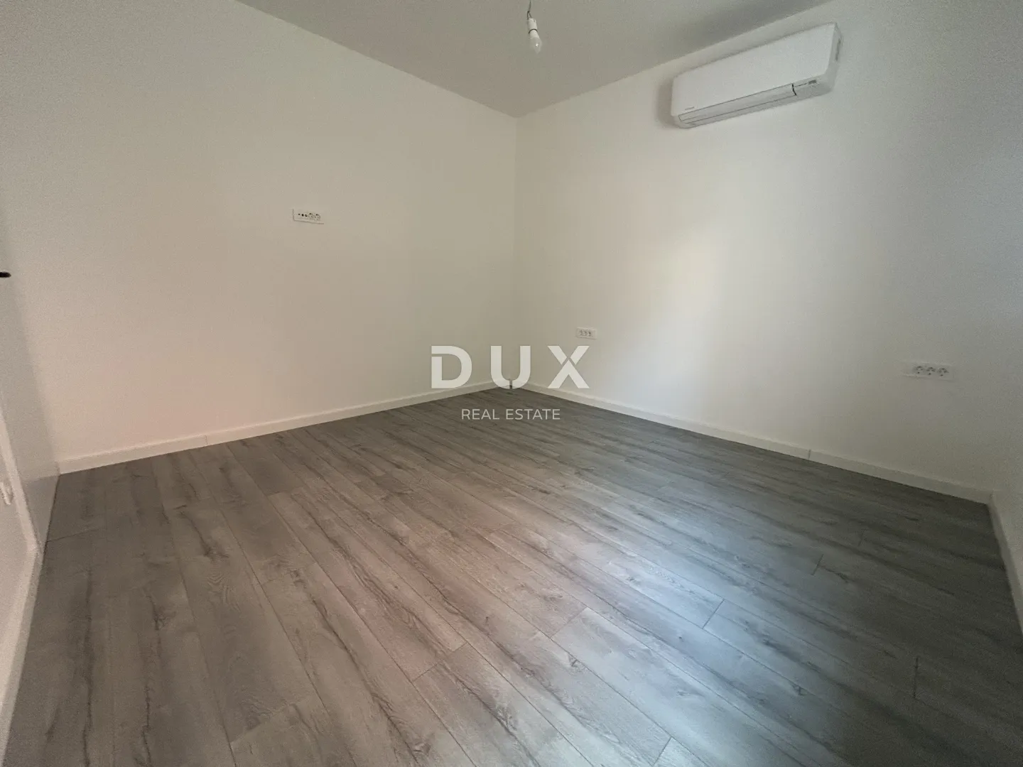 šibenik, vodice – stan u prizemlju sa 121 m² vrta, 2 parkinga, novogradnja - slika 13