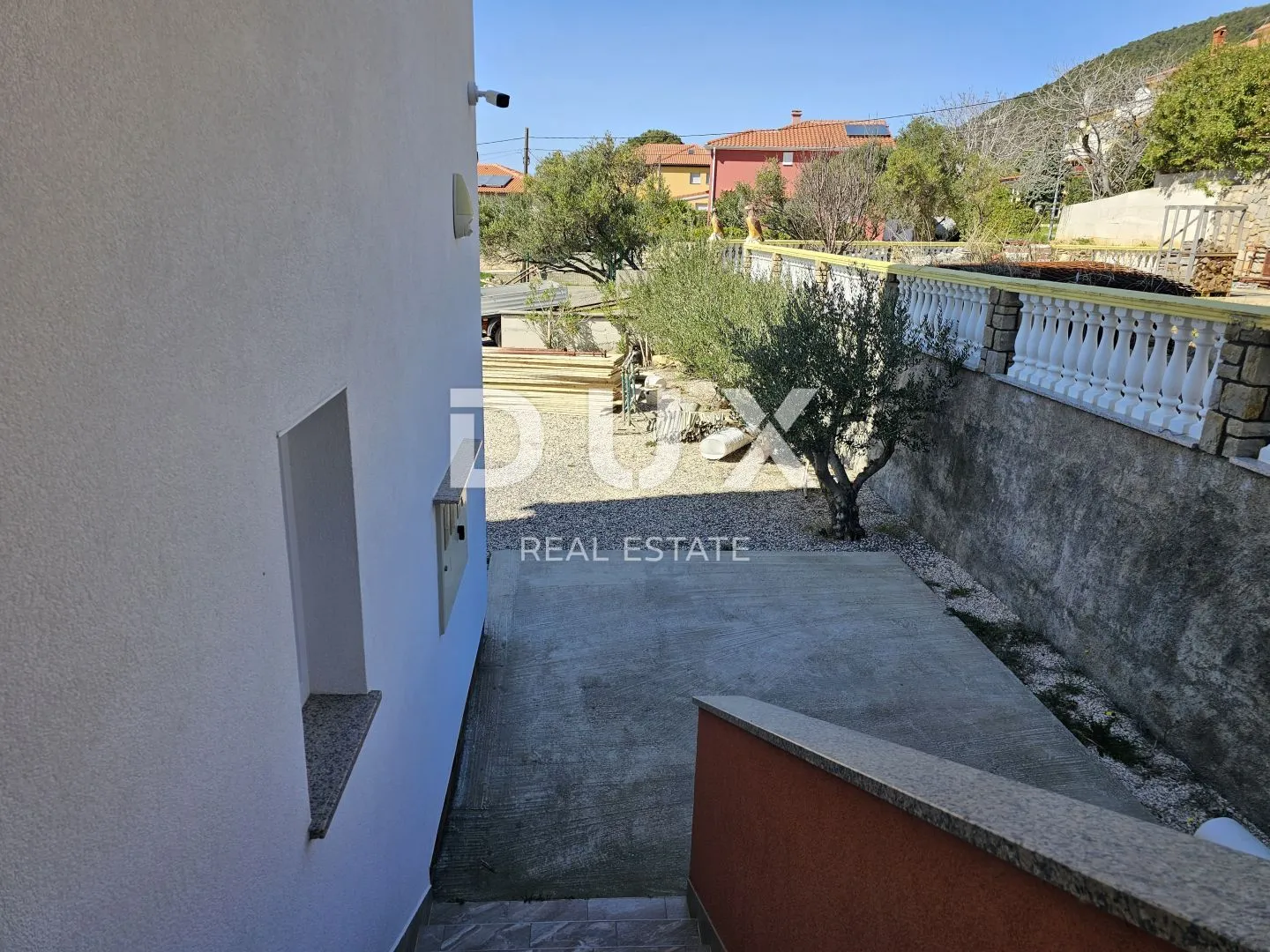 otok rab, banjol - 3s + db u višestambenoj zgradi - slika 16