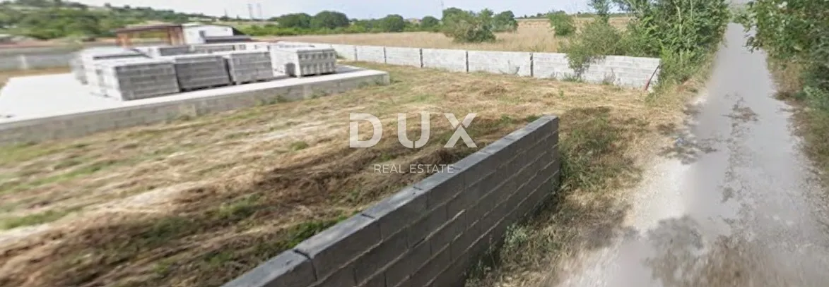 ISTRA, JADREŠKI - Ravna i uređena poljoprivredna parcela pravilnog oblika, 470 m² - Jadreški, Ližnjan