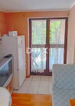 otok krk, vrbnik- kuća s dva apartmana - slika 7