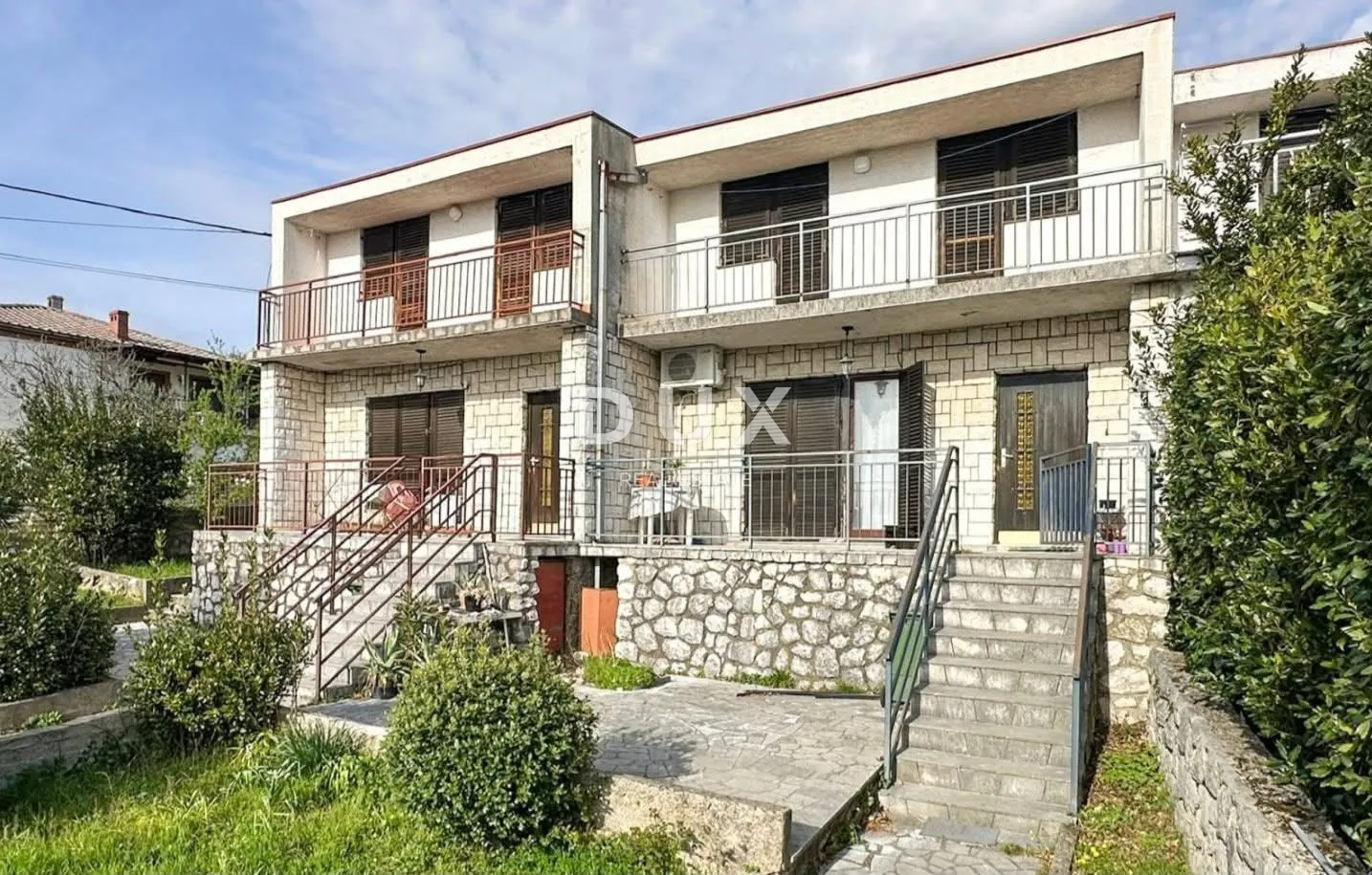 crikvenica, jadranovo, dvije dvojne kuće po 120 m2, dvorište - slika 1