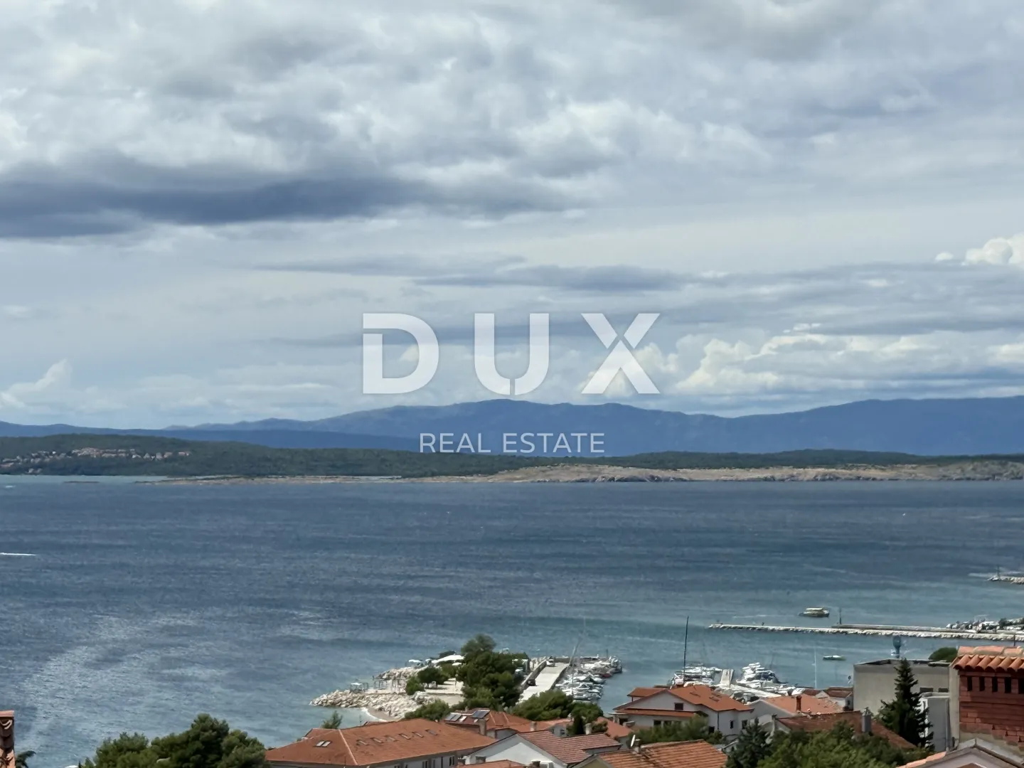 crikvenica - uređeni stan 200m do mora, lođa, parking, pogled na more - slika 1