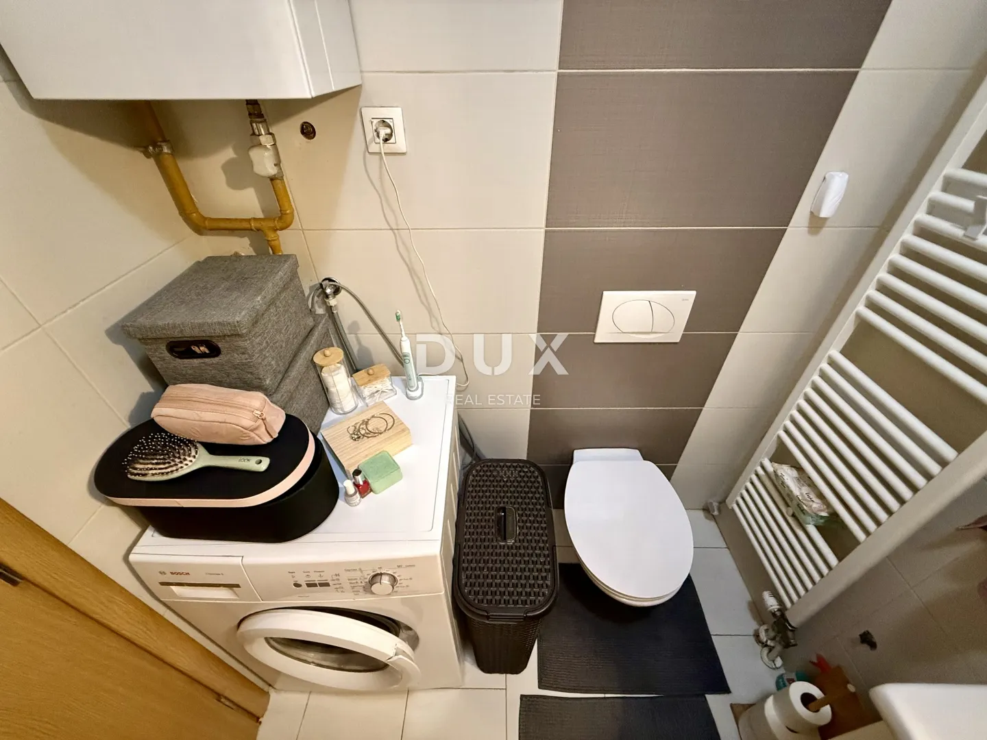 viškovo, centar, stan, 100 m2, 2 garažna mjesta, namješteno - slika 9