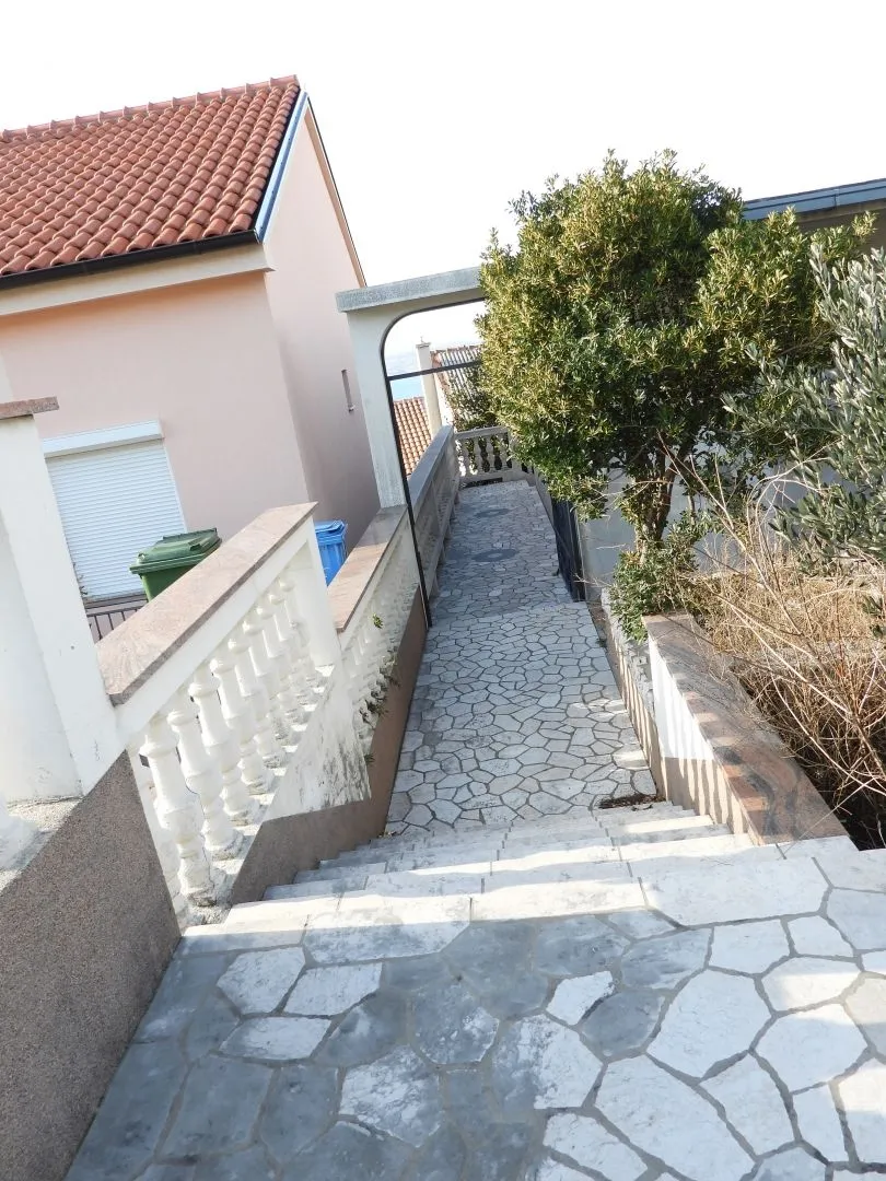 crikvenica - kuća 380 m2 s panoramskim pogledom na more + okoliš 500 m2 - slika 26