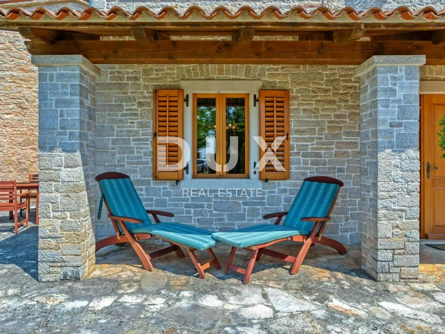 istra, tinjan - kamena autohtona vila - slika 12