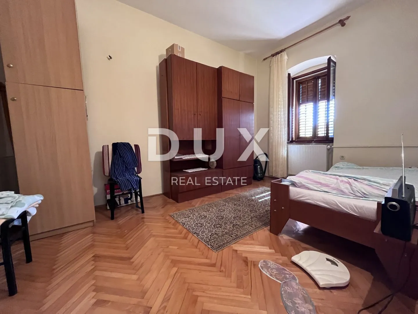 krnjevo - samostojeća kuća, pogled more, parking mjesto, vrt - slika 13