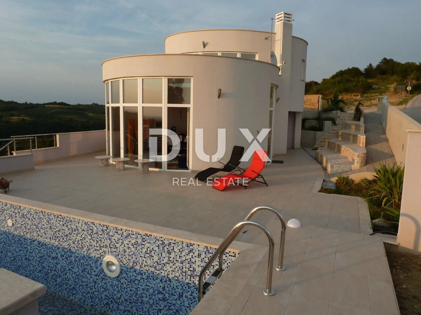 ISTRA, MOMJAN - Dizajnerska vila s panoramskim pogledom! - Momjan, Buje