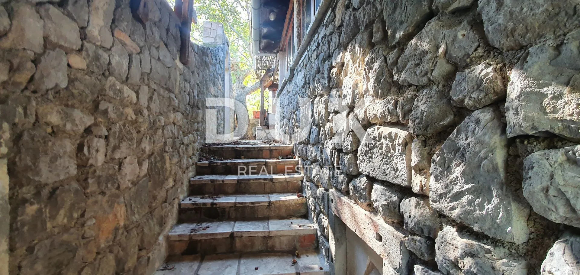 istra, roč - hostel - stambeno-poslovna zgrada 550 m2 - slika 10
