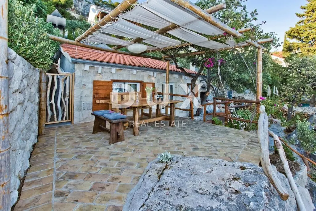 otok hvar - vila u gradu hvaru prvi red do mora - slika 23