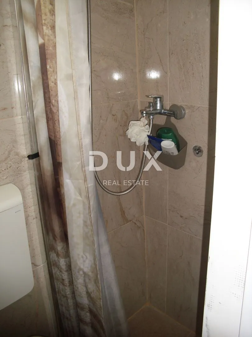 otok krk, punat - renovirani apartman sa terasom u centru - slika 7