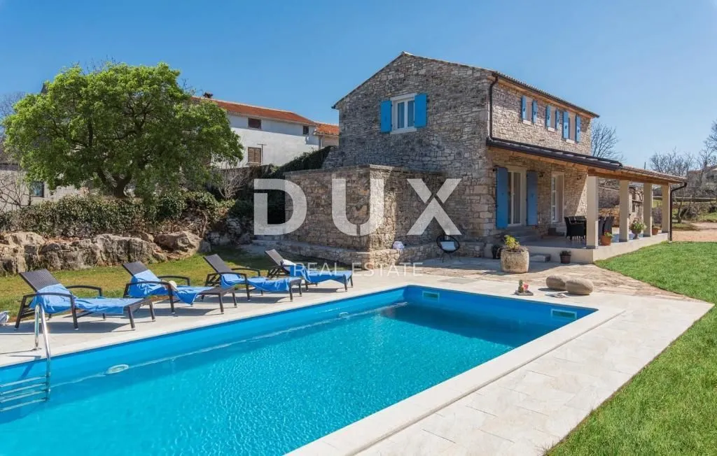 ISTRA, SVETI LOVREČ – Autohtona kamena vila s bazenom i 5000 m² privatnog imanja - Sveti Lovreč Pazenatički