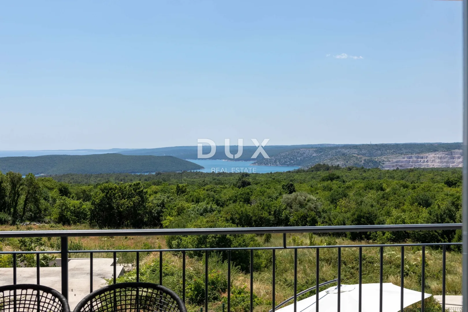 istra, rabac - prostrana kuća s bazenom i pogledom na more - slika 8