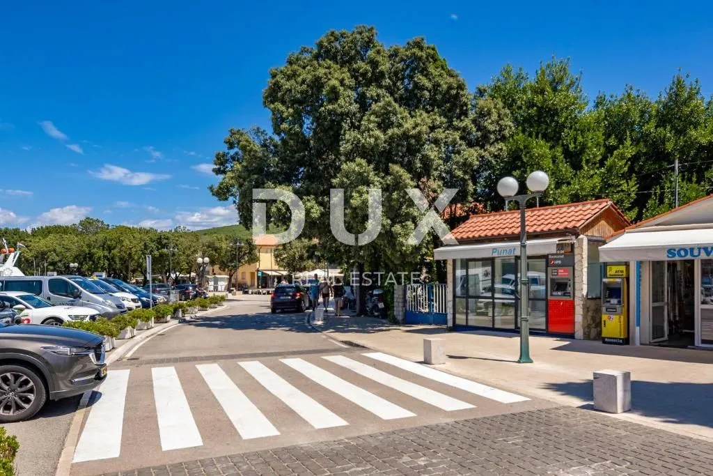 otok krk, punat - renovirana kuća prvi red do mora - slika 20