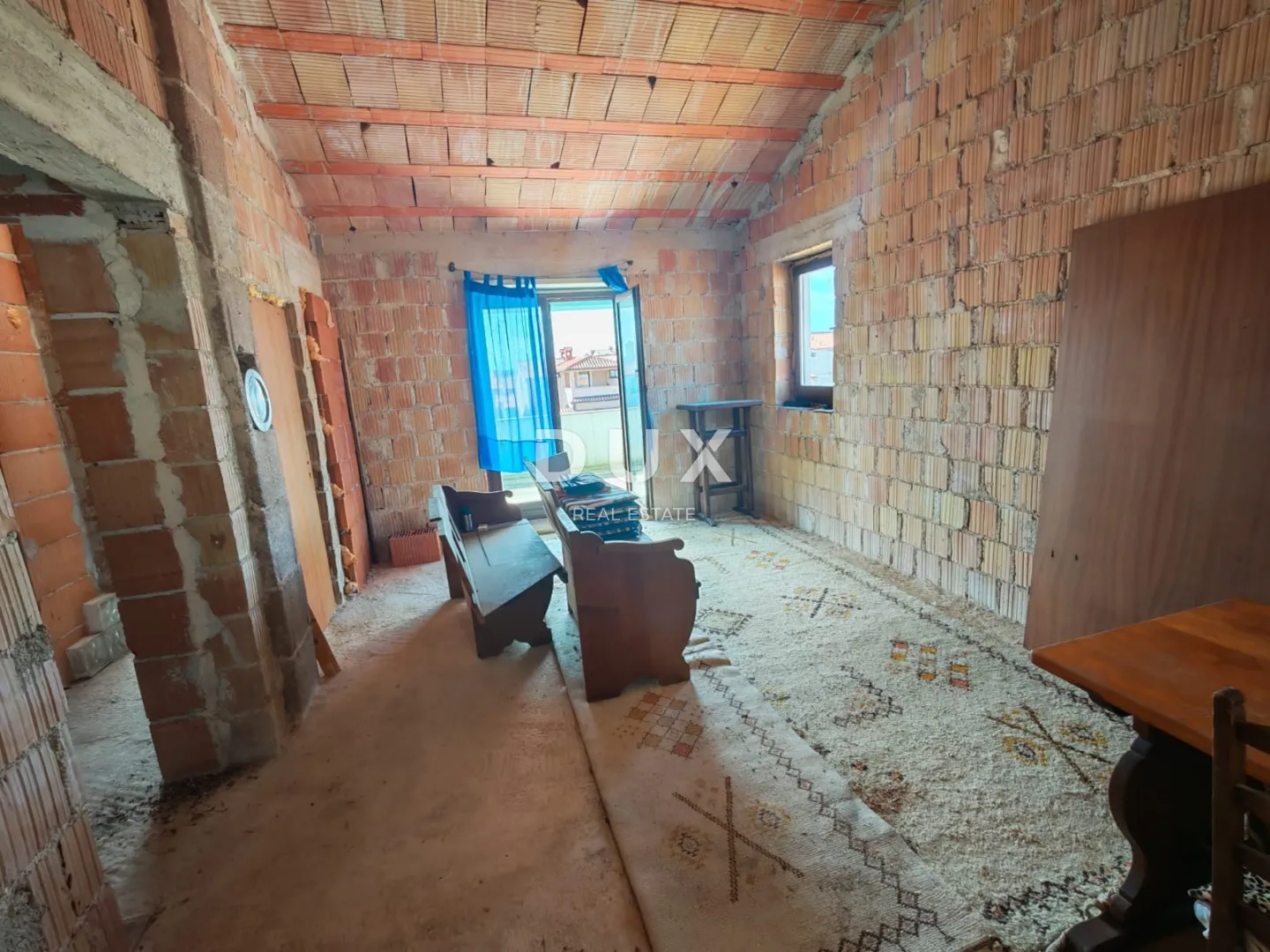 istra, pula - kuća 250m2, 700m od mora - slika 17