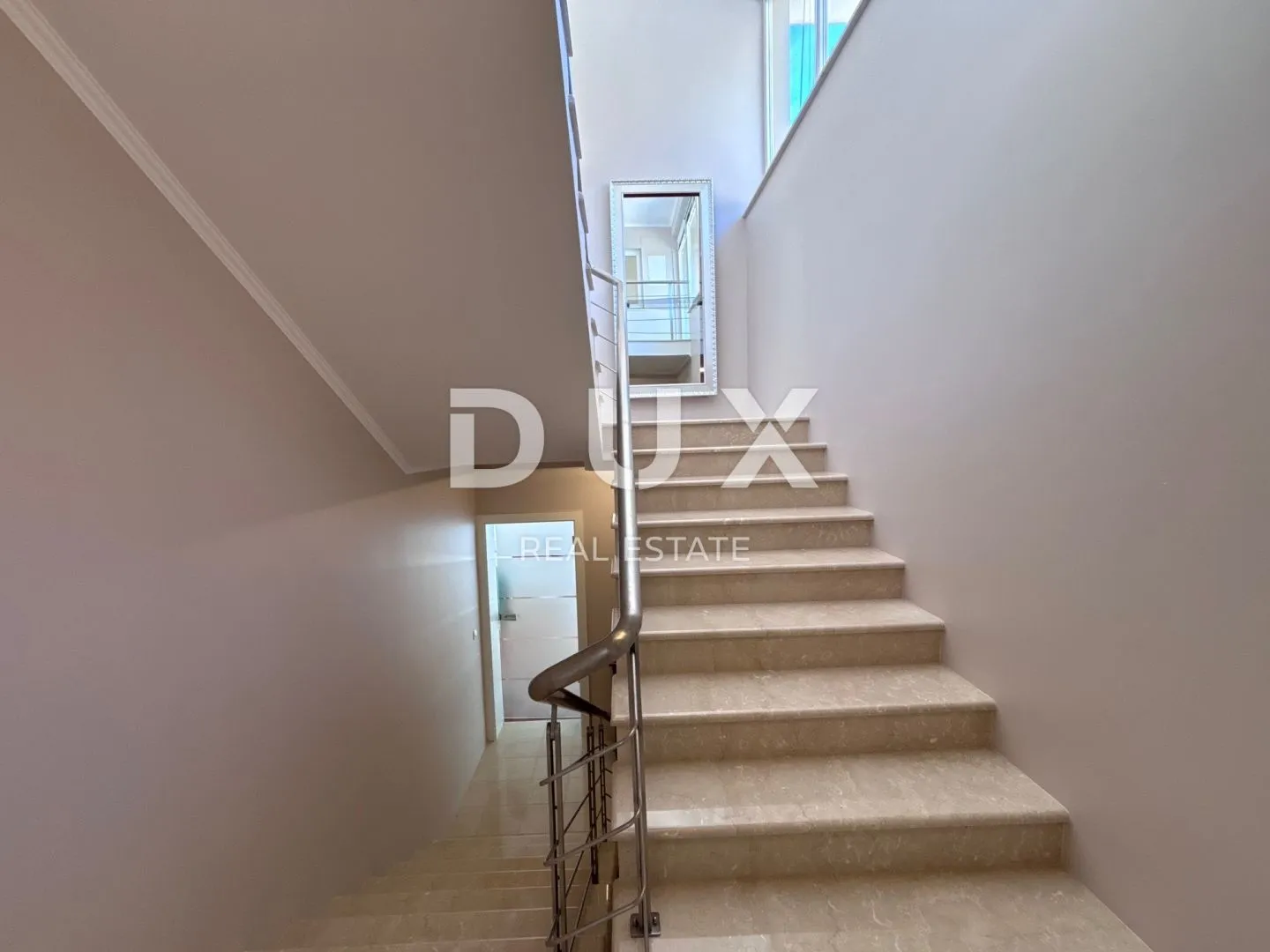 zadar, kožino - predivna vila s bazenom 100 m od mora - slika 26