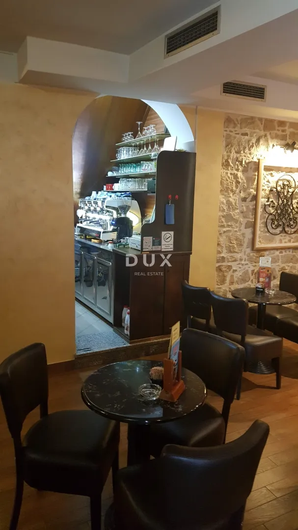 istra,rovinj - predivan uhodani caffe bar u srcu rovinja - slika 17