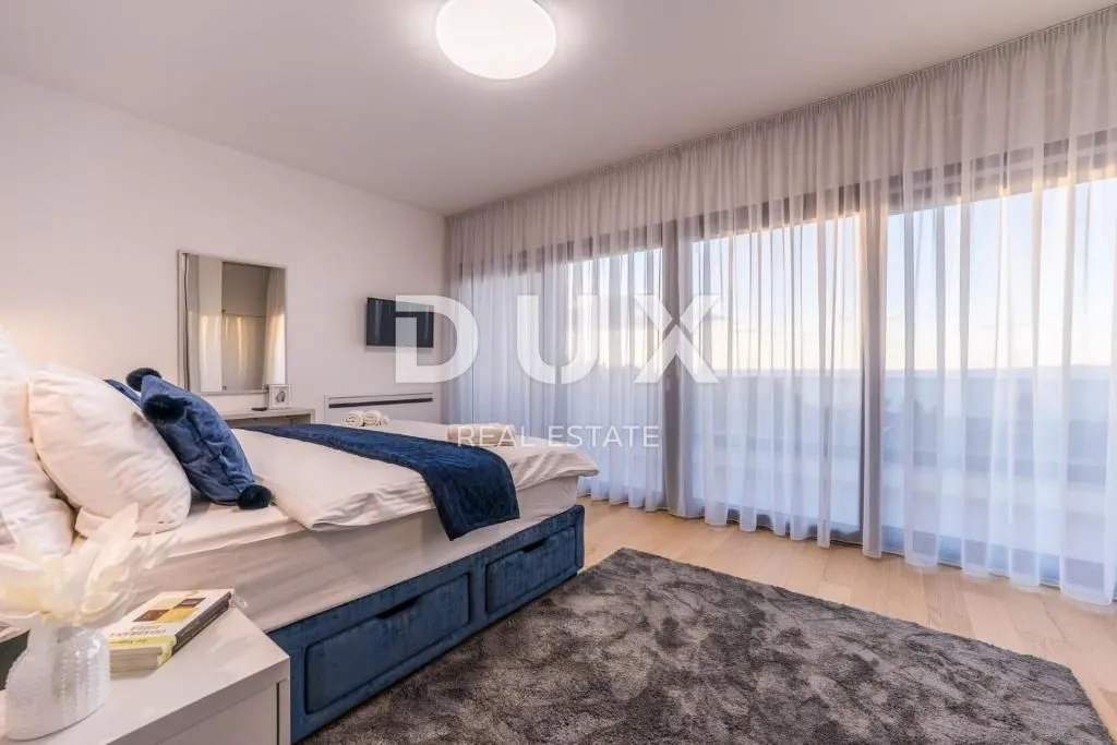 zadar,zaton - luksuzna vila 100 metara od mora - slika 20