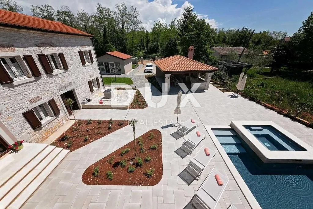 istra, kaštelir - vila s bazenom i velikom okućnicom - slika 3