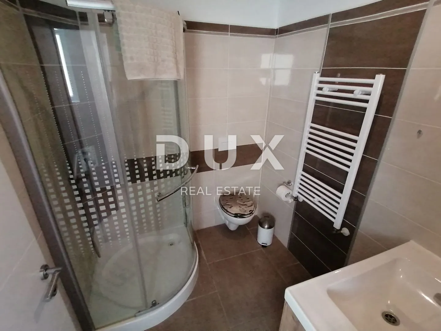 istra, rovinj apartmanska kuća na samo 40m od mora! - slika 16