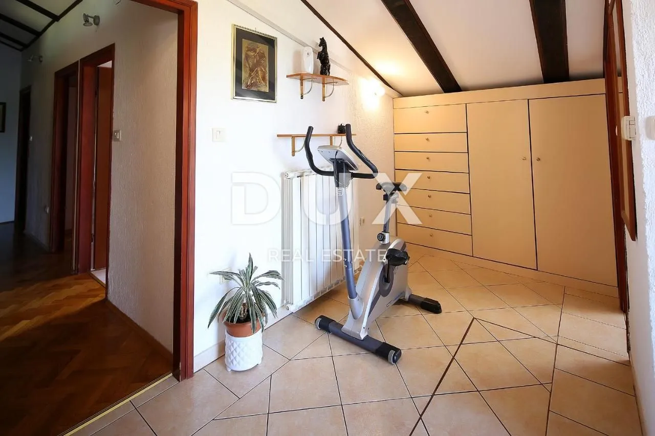 opatija - dio kuće s pogledom na more s 2 stana i 1 apartmanom - slika 37