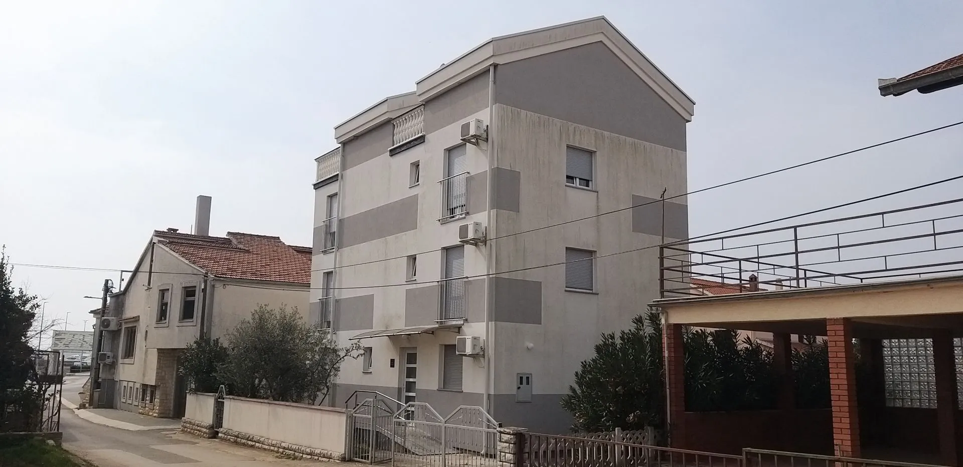 zadar, sukošan - restoran sa sobama - slika 3