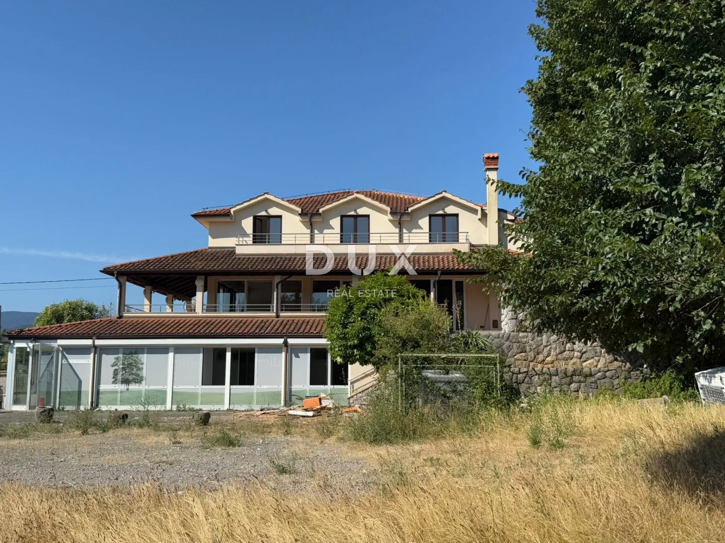 matulji, šapjane - samostojeća kuća ( poslovna zgrada 780 m2 ) + 3.484 m2 okućnice! prilika! - slika 3