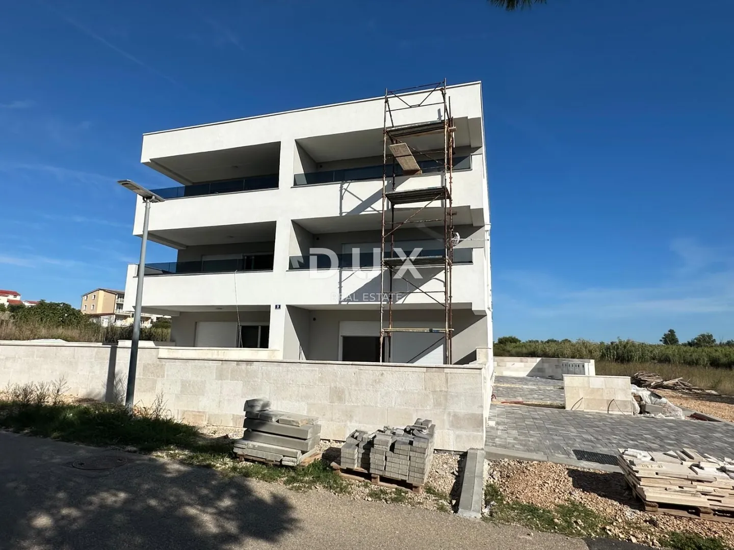 otok pag, povljana, 2s+db stan u vrhunskoj novogradnji - slika 3