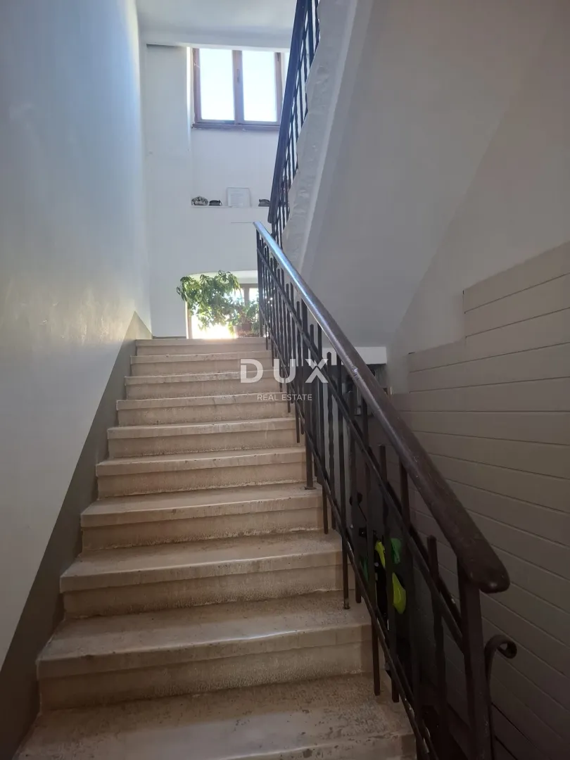 istra, rovinj – stan s očaravajućim pogledom na more. prilika! - slika 7