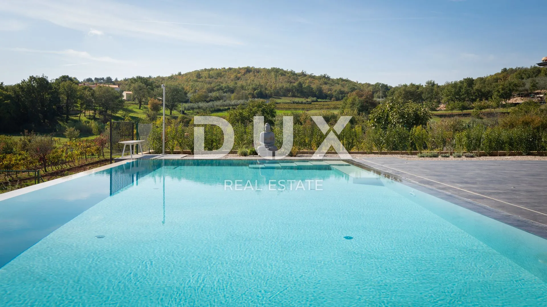 istra, motovun - luksuzna vila s pogledom na prirodu! - slika 8
