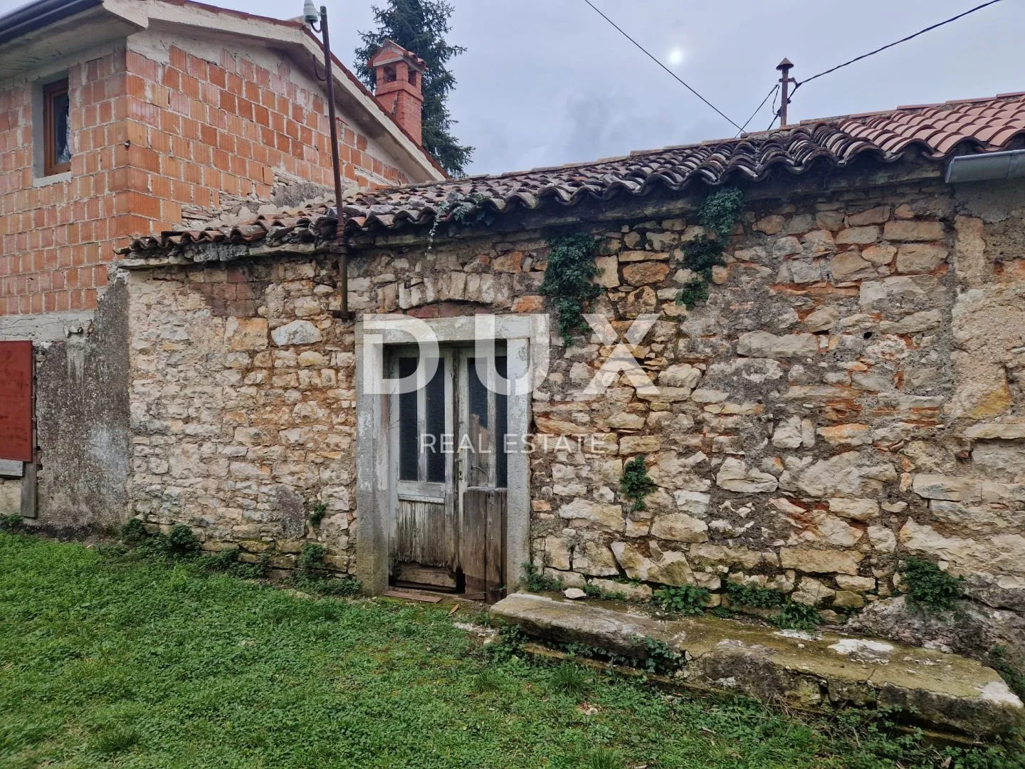 istra, labin - kuća za adaptaciju s konobom i garažom - slika 9