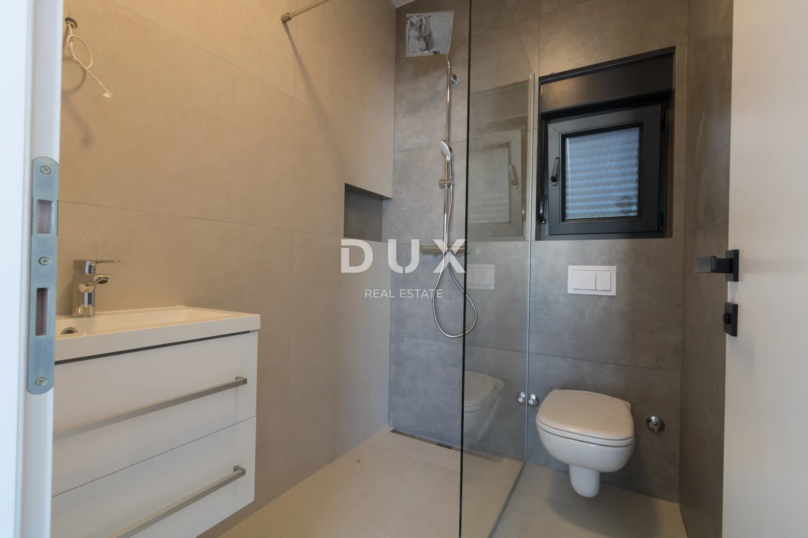 dalmacija, murter - moderan duplex 5min od plaže! - slika 7