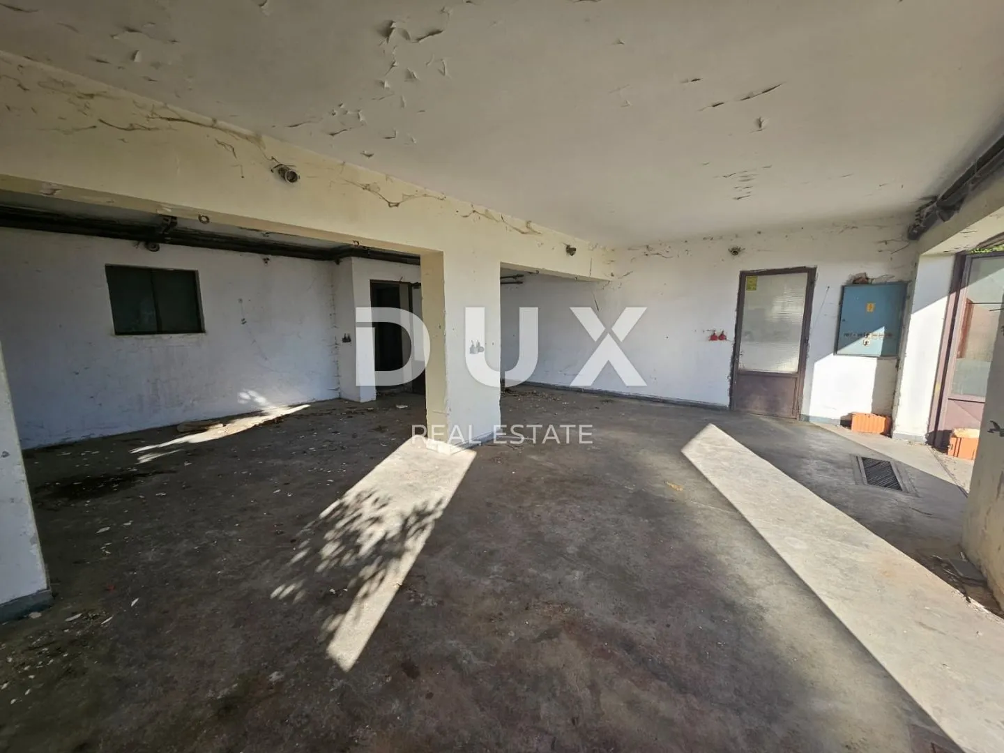 opatija, centar- samostojeća kuća 250m2 s panoramskim pogledom na more + okoliš 740m2 - slika 10