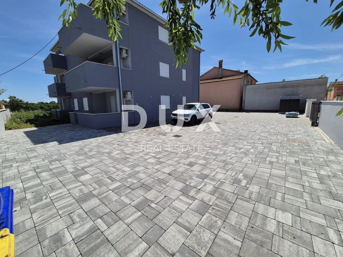 ISTRA, PULA- Stan u prizemlju + vrt od 205 m2! - Šišan, Ližnjan