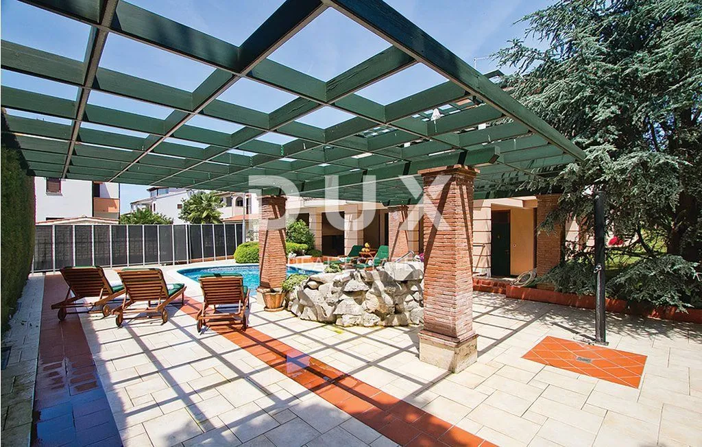 istra, poreč - prestižna vila na rijetko dostupnoj lokaciji! - slika 36