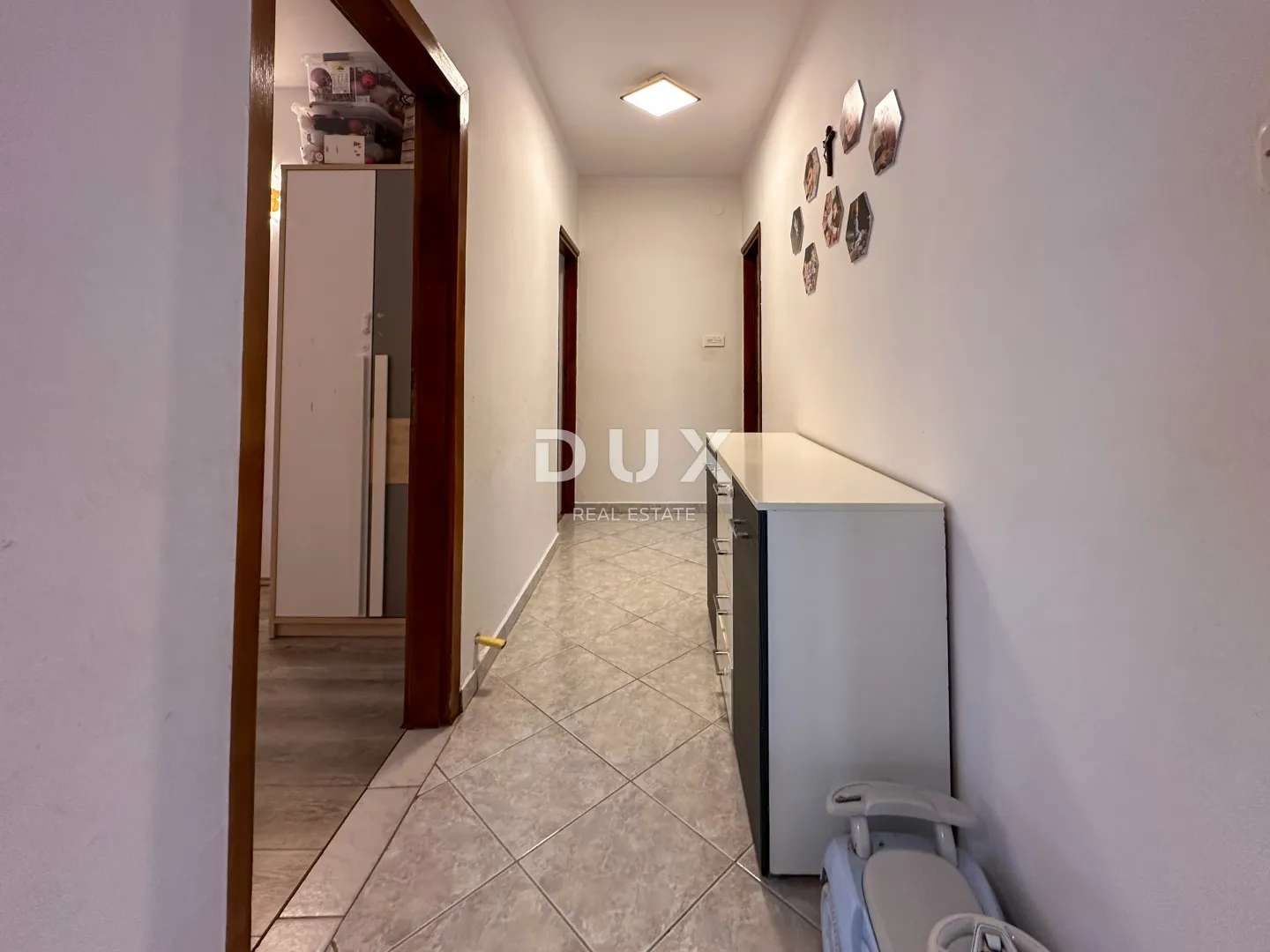 rijeka, kukuljanovo - uređen 3s+db u prizemlju s 356m2 okućnice - slika 10