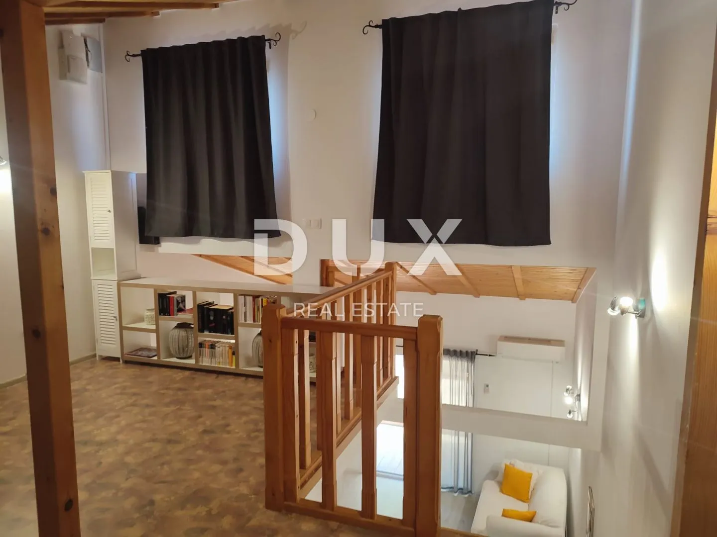 istra, pomer zanimljiva kuća s četiri apartmana! - slika 24