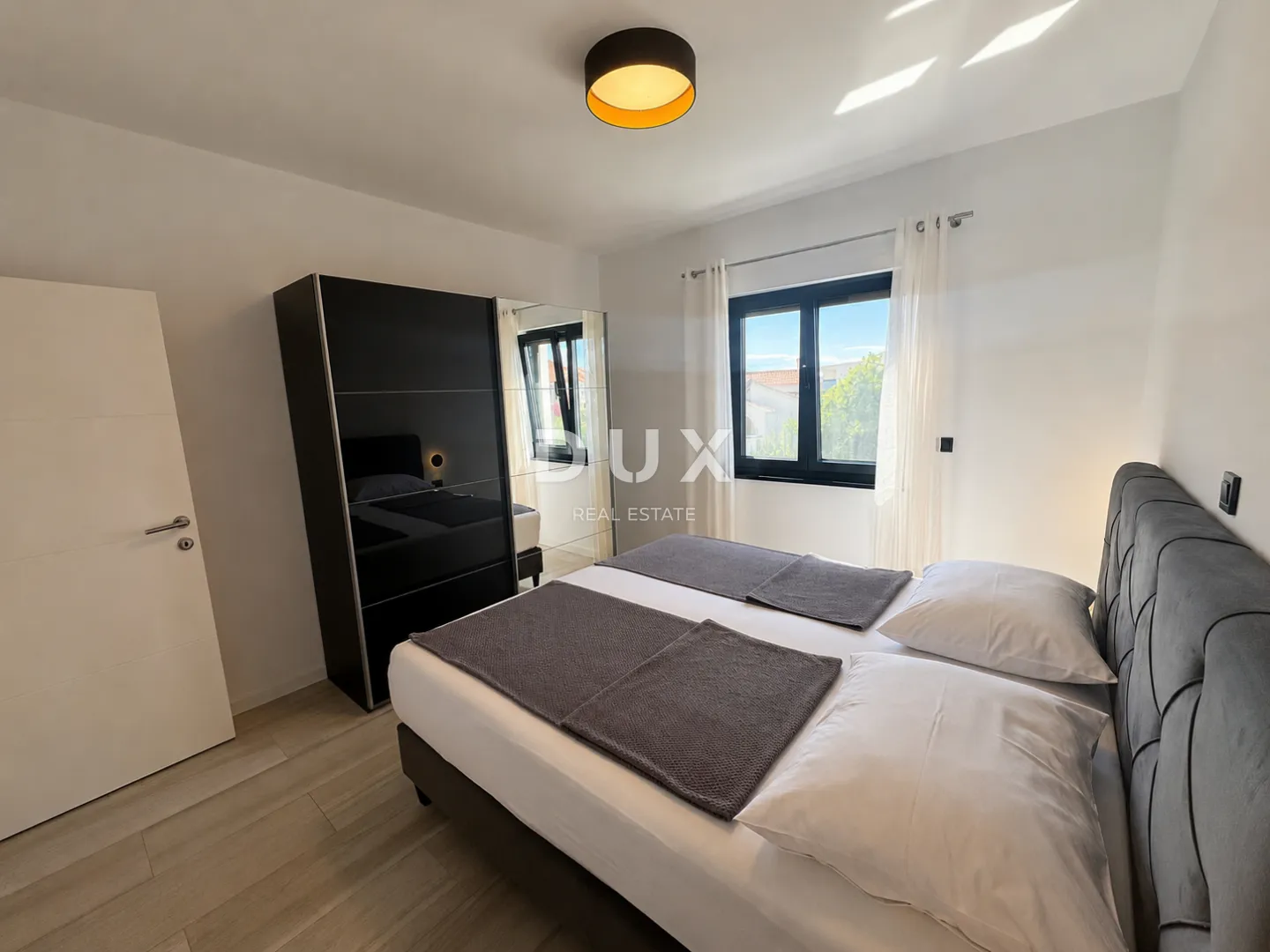 vodice, srima – dvosoban stan s terasom i studio apartman, 50m od mora i plaže - slika 6