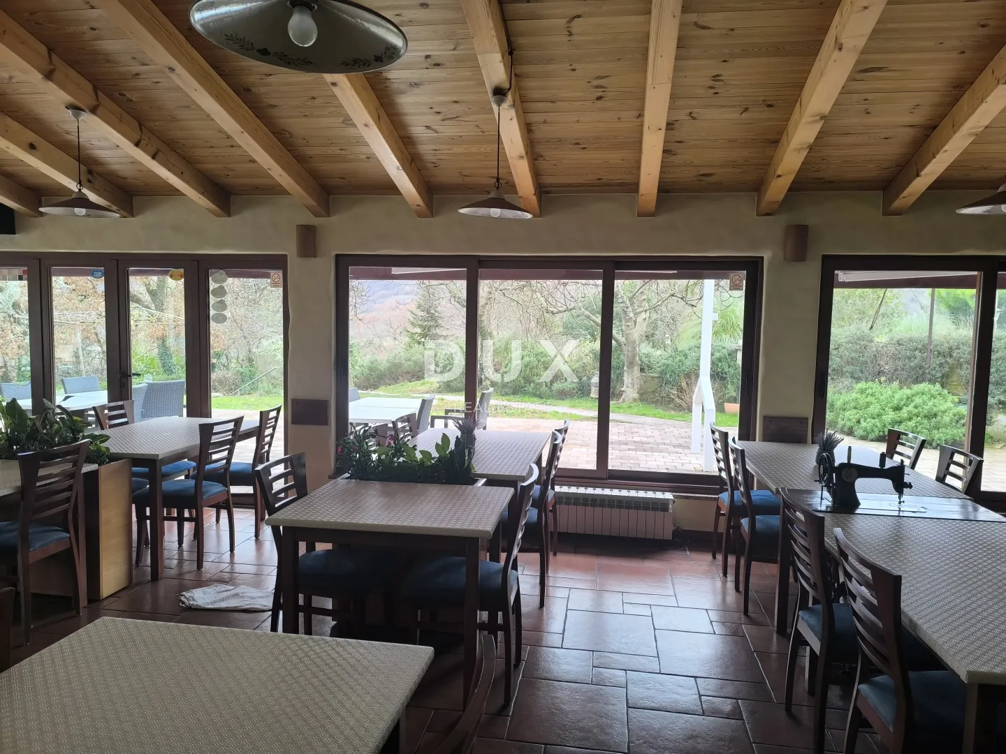 istra, rabac - restoran s uhodanim poslom, parking - bez ulaganja!! - slika 11