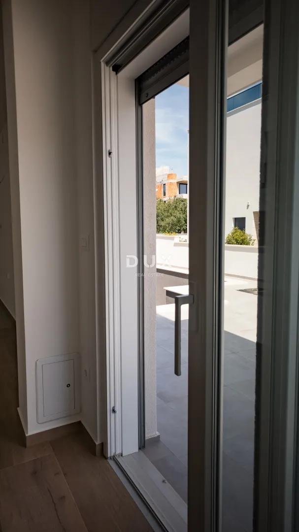 dalmacija, vodice - moderna dvoetažna kuća "azura" s bazenom - slika 11