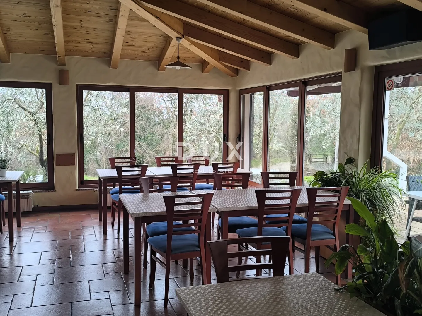 istra, rabac - restoran s uhodanim poslom, parking - bez ulaganja!! - slika 7