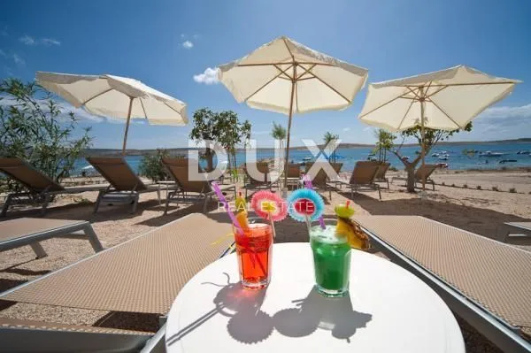 pag, novalja - aparhotel uz plažu - slika 2