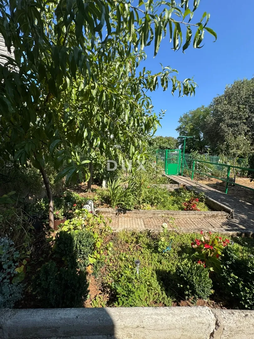 rijeka, podmurvice – dvosobni stan s prostranom okućnicom, 60 m² - slika 13
