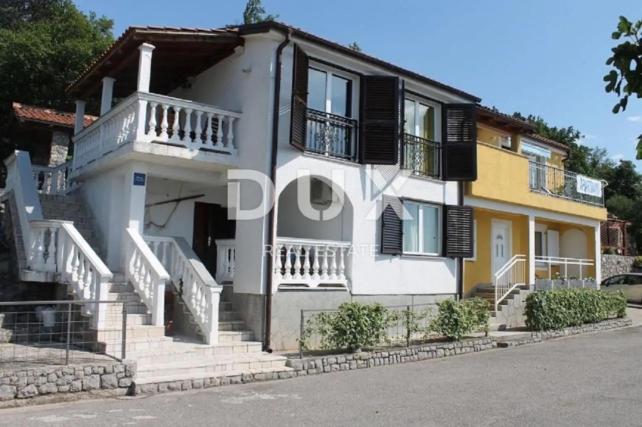 senj - predivna apartmanska kuća prvi red od mora! - slika 3