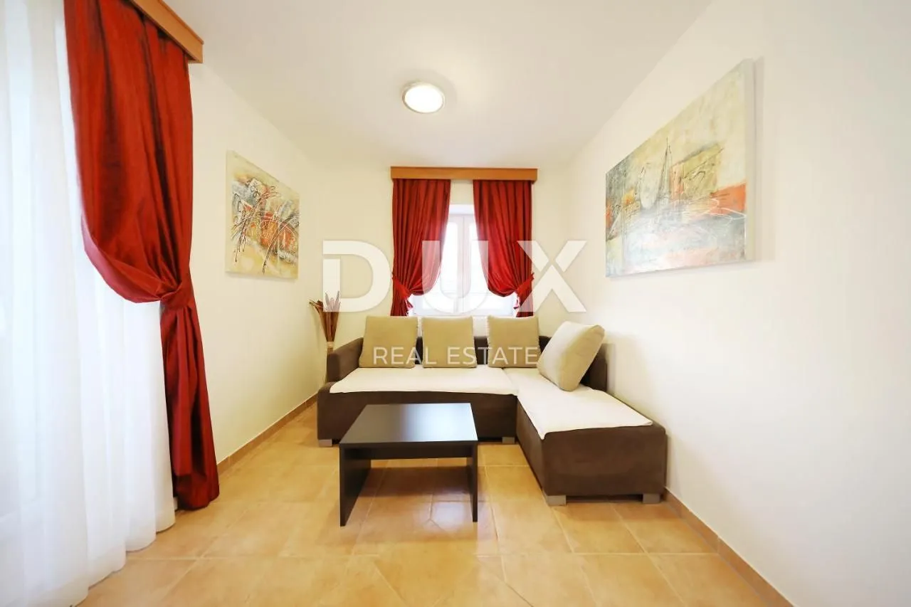 otok pag, pag - apartmanska kuća s restoranom u centru do mora - slika 30