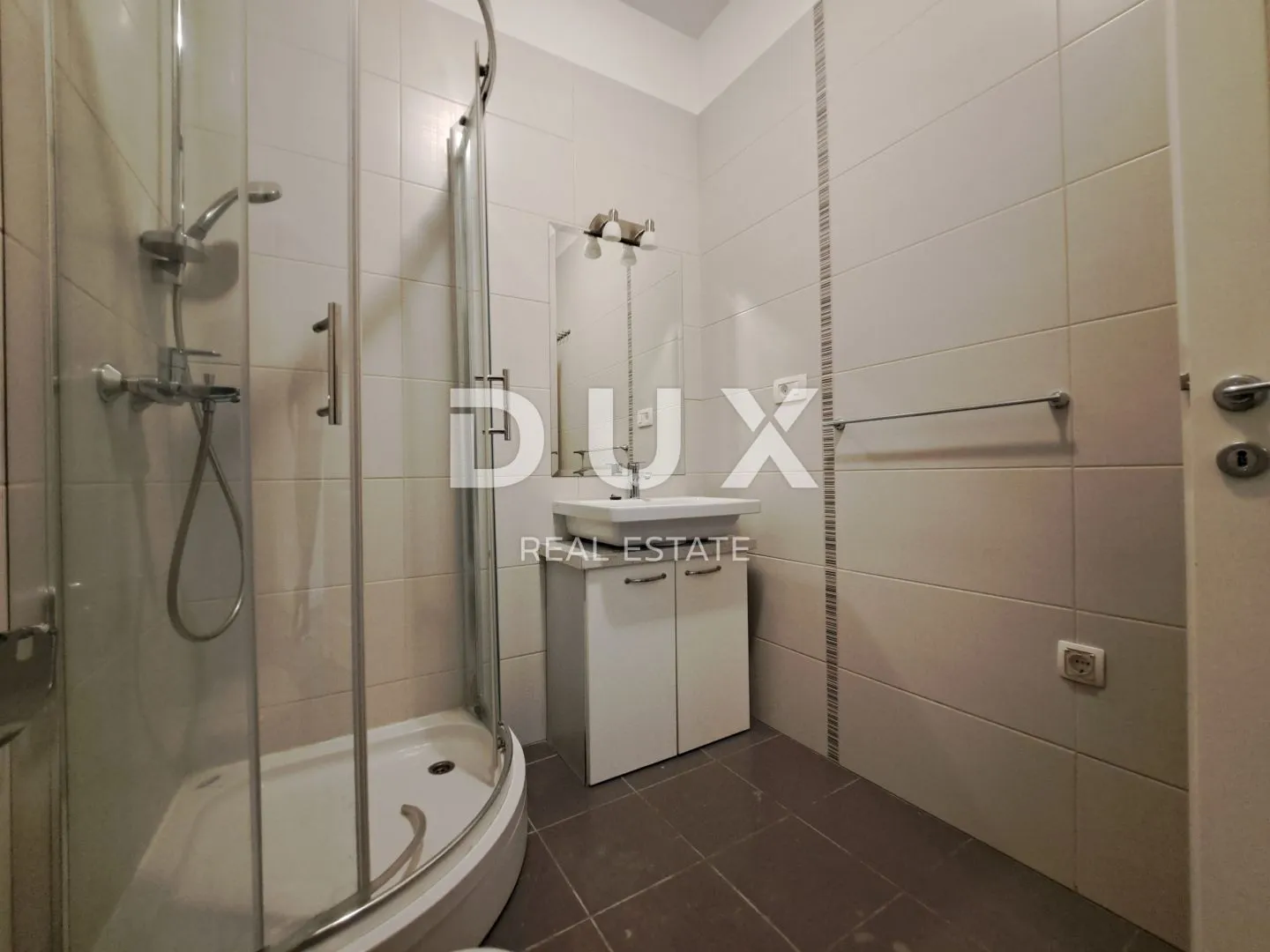 opatija, centar - stan u centru od 108 m2, drugi red do mora s garažom - slika 9