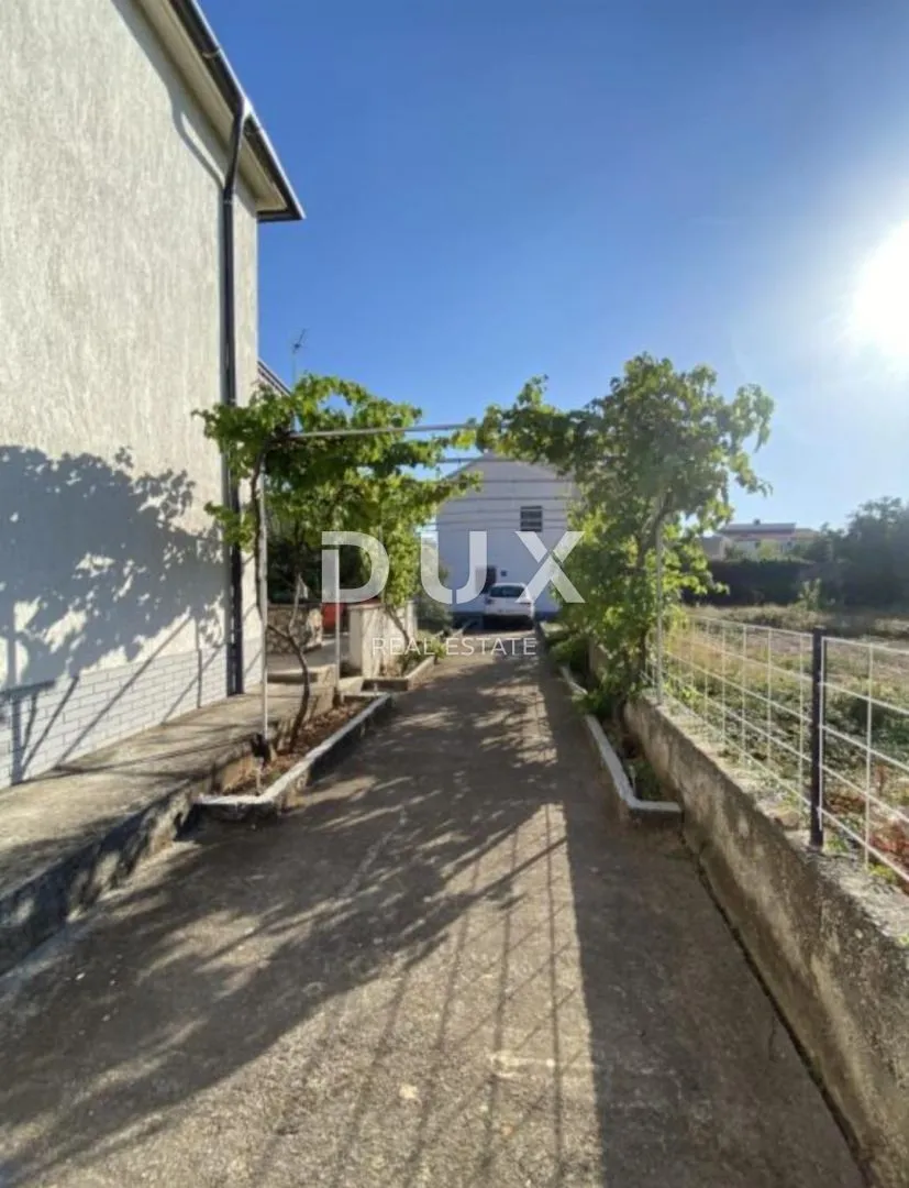 srima, vodice - dvije kuće na prostranom terenu - slika 18